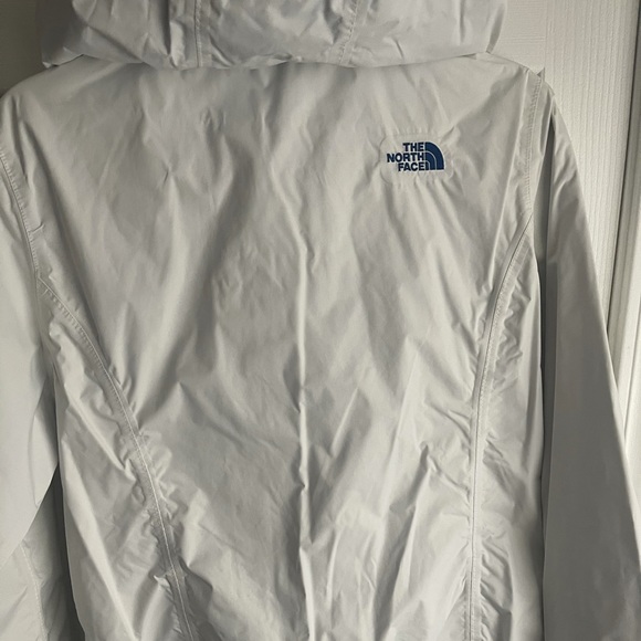 North Face Windbreaker - Picture 1 of 4
